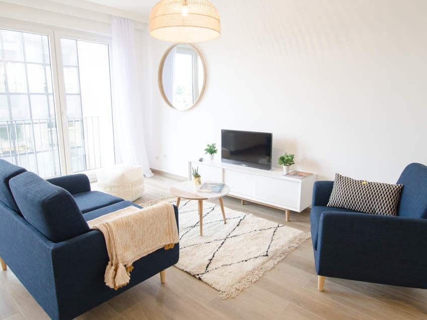 Vous n'êtes pas sur place pour rechercher votre logement, vous n'avez pas le temps ou vous ne connaissez pas la ville, B-side s'occupe de tout
